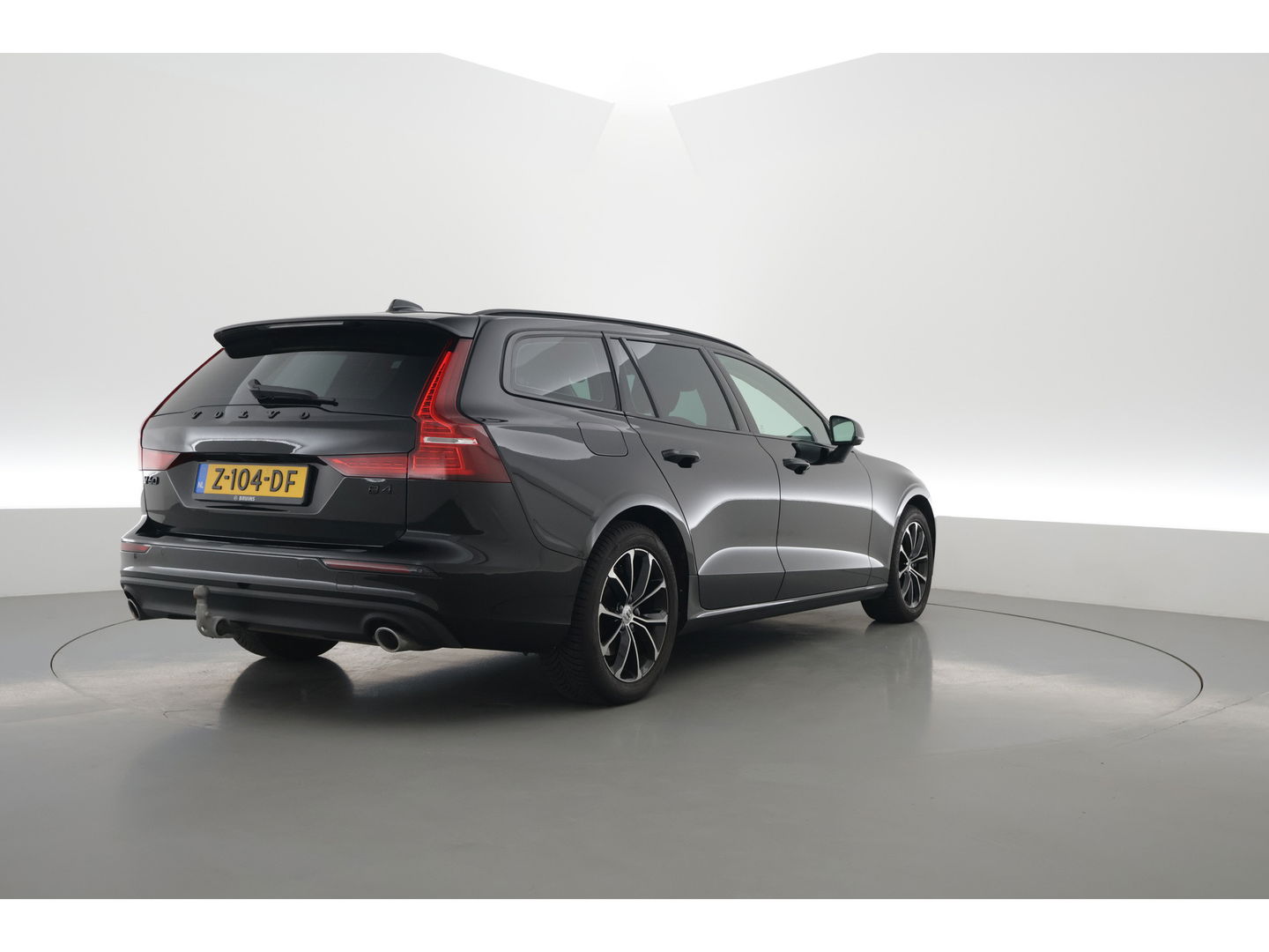 Volvo V60 2.0 B4 Momentum Business | ACC | Trekhaak | Carplay | stoel verwarming |