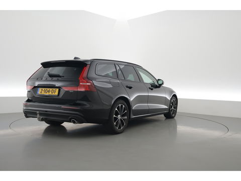 Volvo V60 2.0 B4 Momentum Business | ACC | Trekhaak | Carplay | stoel verwarming |