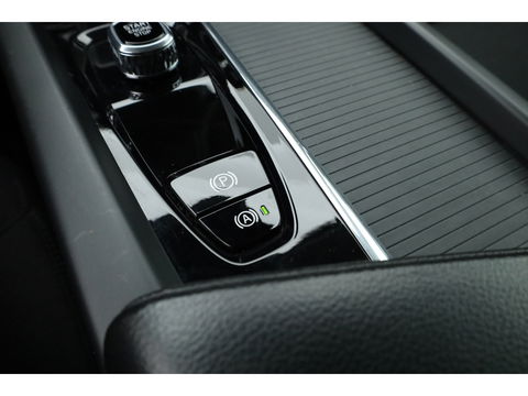 Volvo V60 2.0 B4 Momentum Business | ACC | Trekhaak | Carplay | stoel verwarming |