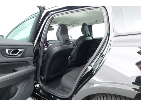 Volvo V60 2.0 B4 Momentum Business | ACC | Trekhaak | Carplay | stoel verwarming |