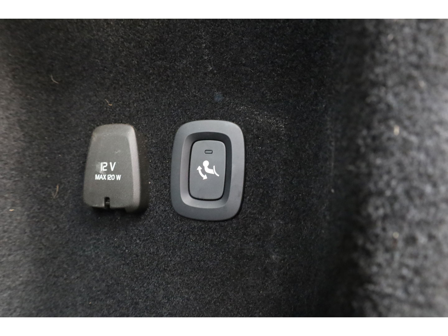 Volvo V60 2.0 B4 Momentum Business | ACC | Trekhaak | Carplay | stoel verwarming |