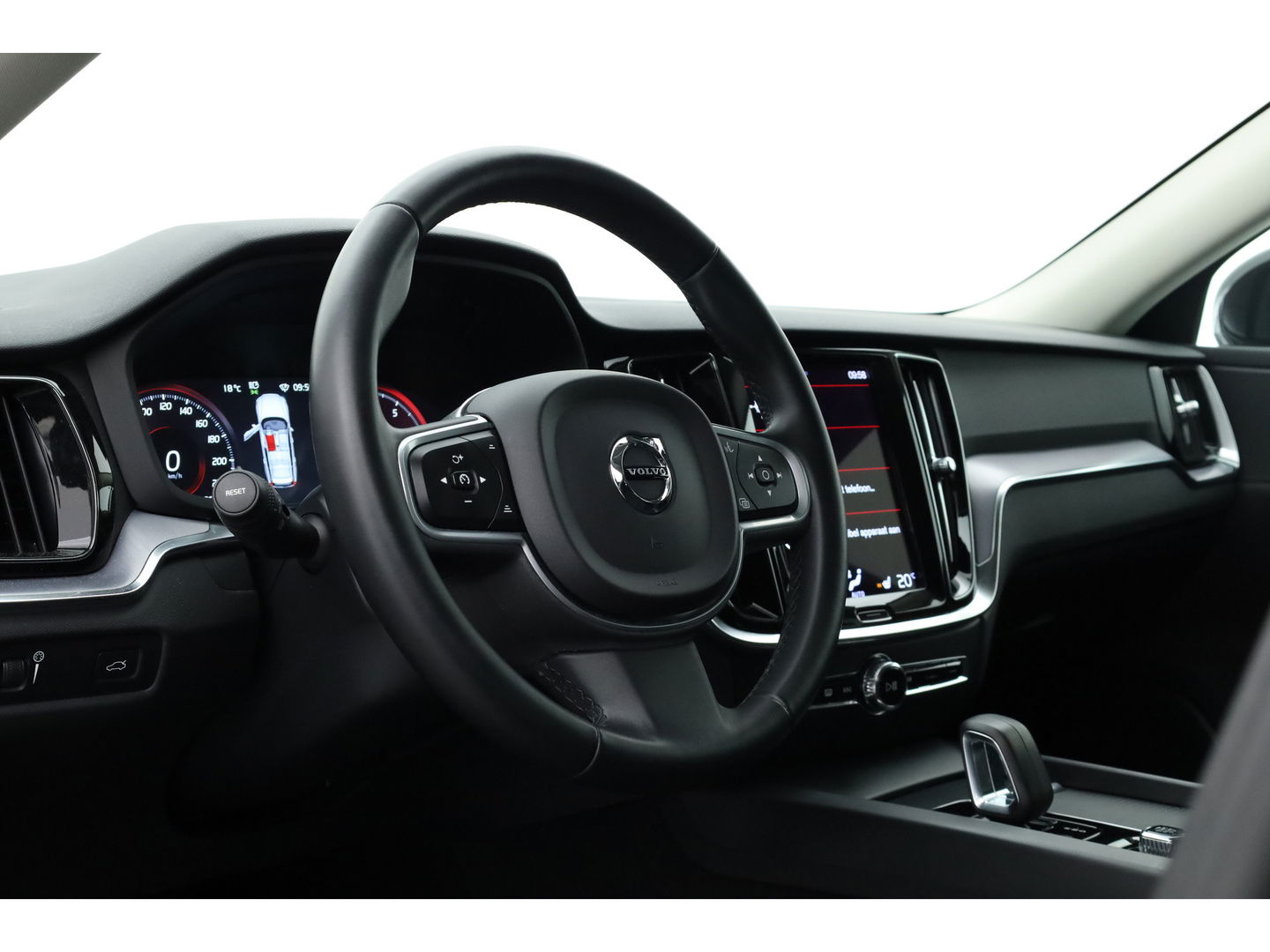 Volvo V60 2.0 B4 Momentum Business | ACC | Trekhaak | Carplay | stoel verwarming |