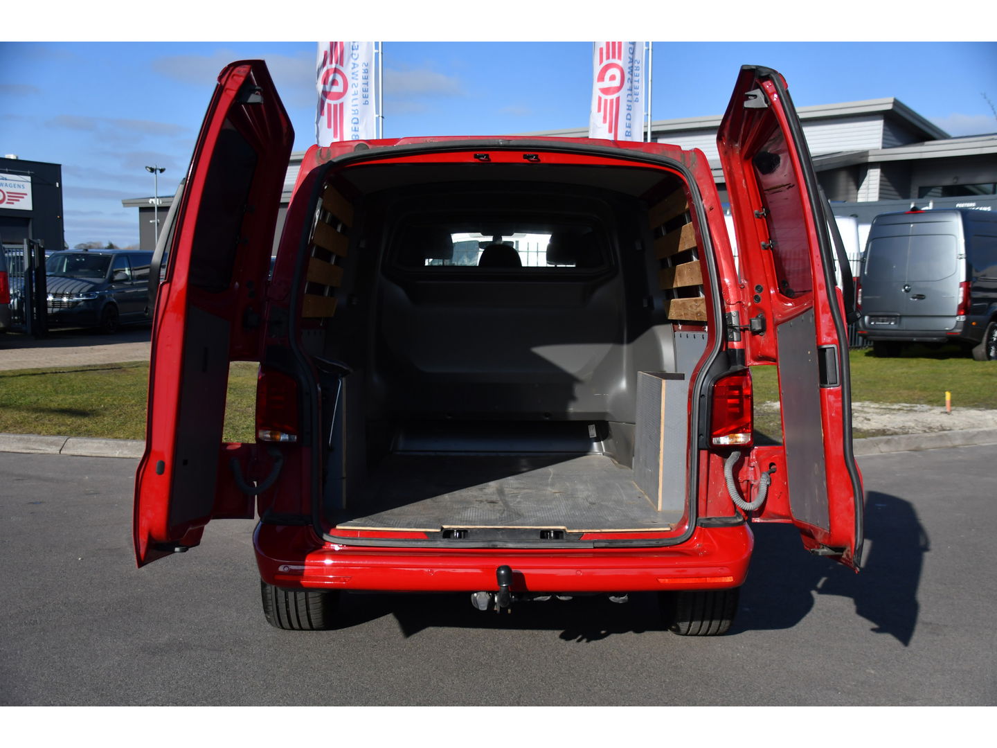 Volkswagen Transporter 2.0 TDI L2H1 30 DC PB Edition MARGE! Camera, Cruise, Carplay, 150pk, Trekhaak, Multimedia, Automaat, Sensoren, Uniek!