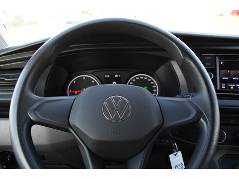 Volkswagen Transporter 2.0 TDI L2H1 30 DC PB Edition MARGE! Camera, Cruise, Carplay, 150pk, Trekhaak, Multimedia, Automaat, Sensoren, Uniek!
