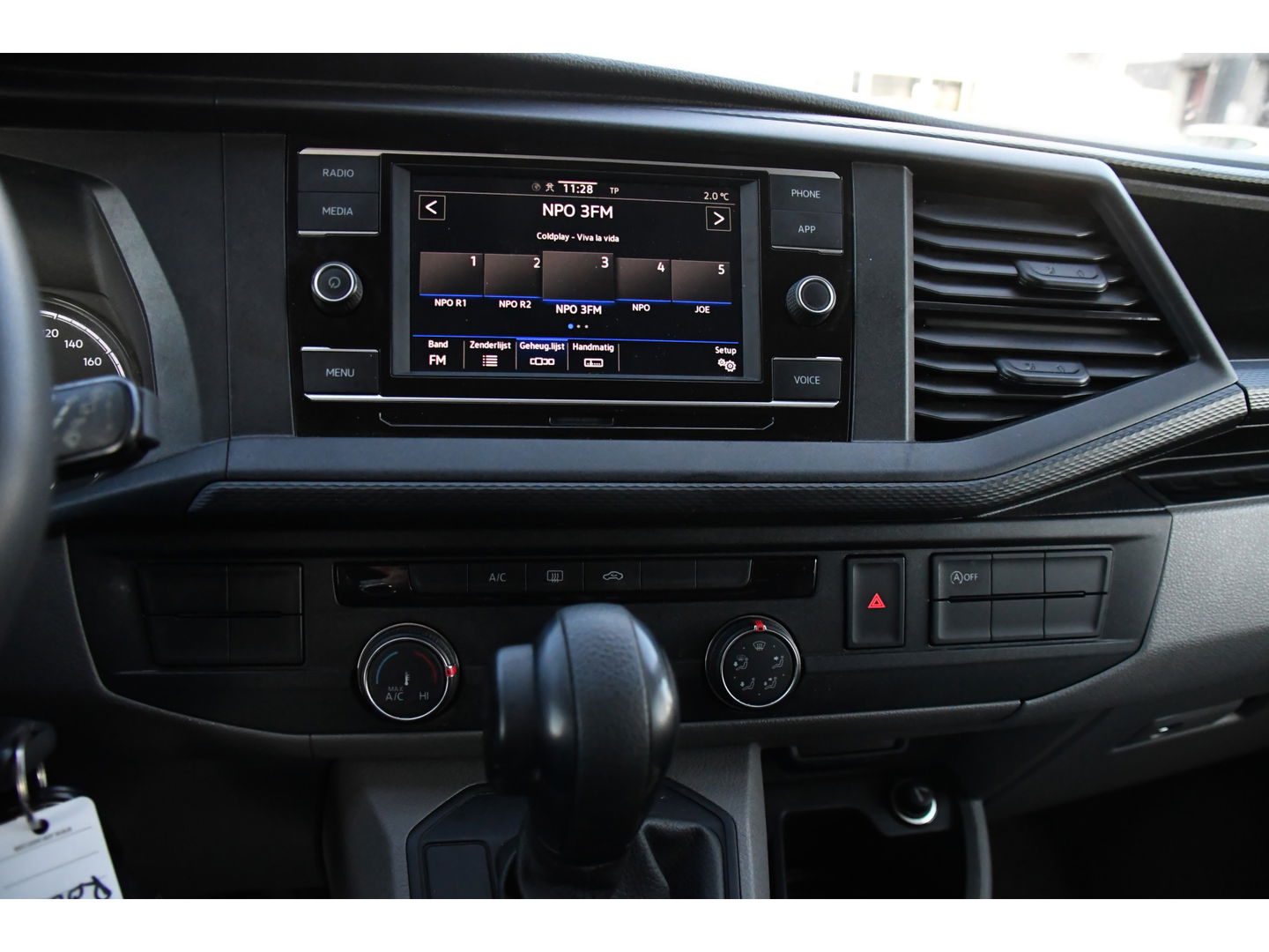 Volkswagen Transporter 2.0 TDI L2H1 30 DC PB Edition MARGE! Camera, Cruise, Carplay, 150pk, Trekhaak, Multimedia, Automaat, Sensoren, Uniek!