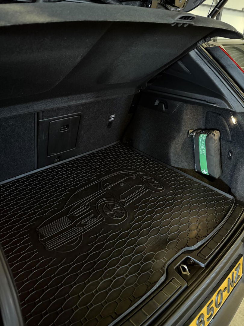 Volvo XC40 1.5 T5 Recharge R-Design Camera Trekhaak Carplay