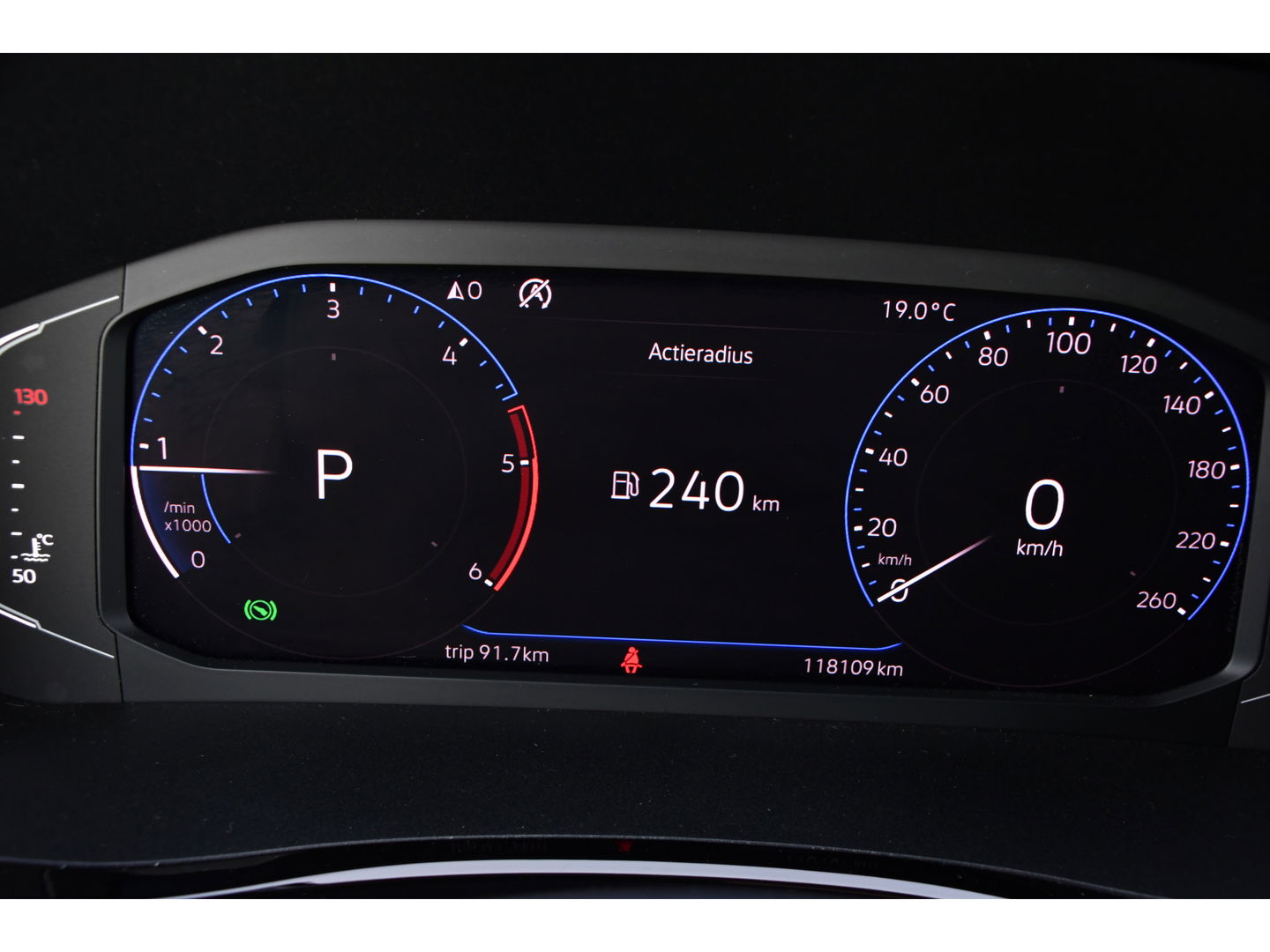 Volkswagen Transporter 2.0 TDI L2H1 30 DC Bulli Virtual, Carplay, Camera, LED, 150pk, 2 x Schuifdeur, Automaat, Trekhaak, Uniek!