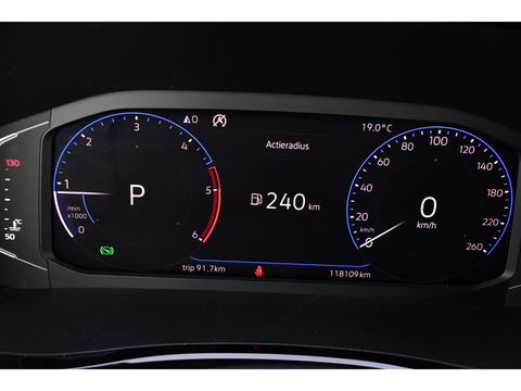 Volkswagen Transporter 2.0 TDI L2H1 30 DC Bulli Virtual, Carplay, Camera, LED, 150pk, 2 x Schuifdeur, Automaat, Trekhaak, Uniek!