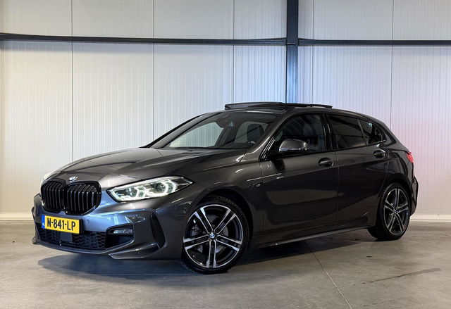 BMW 1 Serie - 118i M-Sport Pano Camera Carplay High Executive