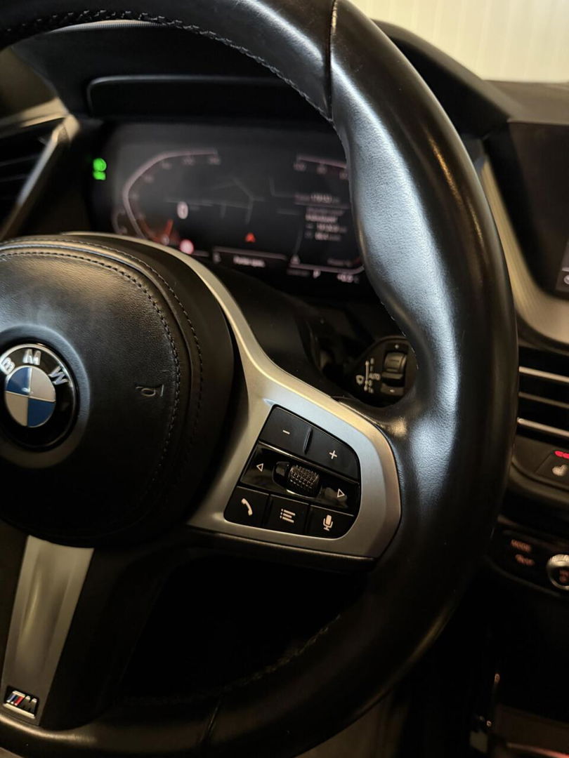 BMW 1 Serie 118i M-Sport Pano Camera Carplay High Executive