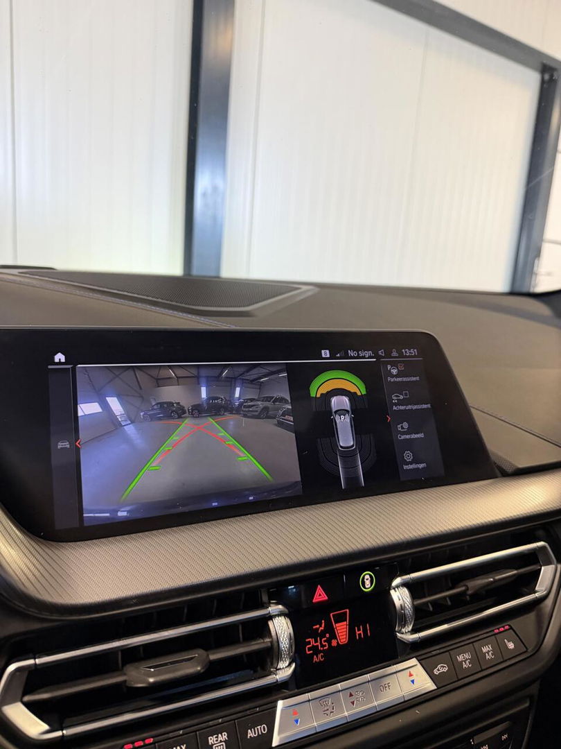 BMW 1 Serie 118i M-Sport Pano Camera Carplay High Executive