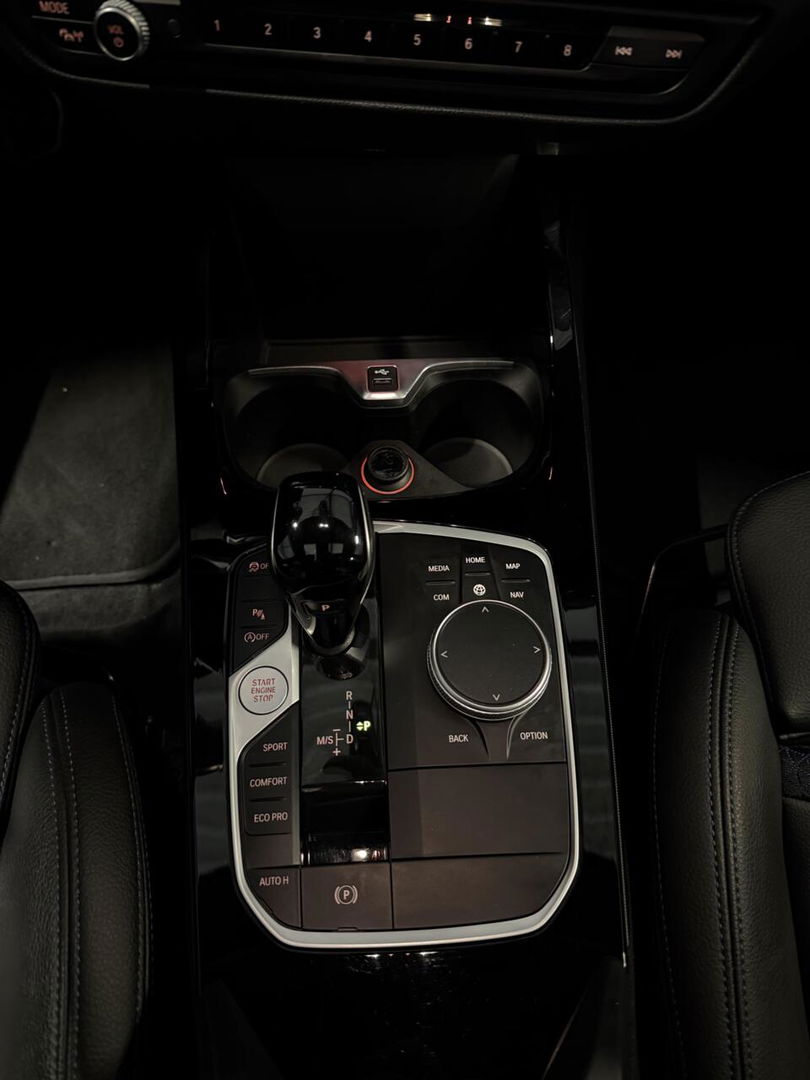 BMW 1 Serie 118i M-Sport Pano Camera Carplay High Executive