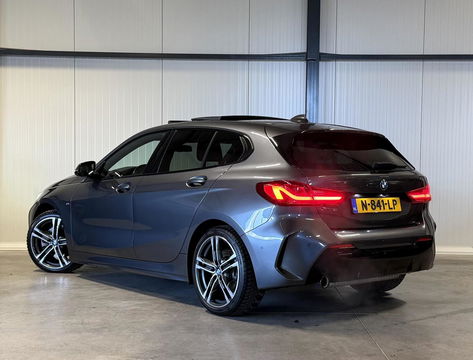 BMW 1 Serie 118i M-Sport Pano Camera Carplay High Executive