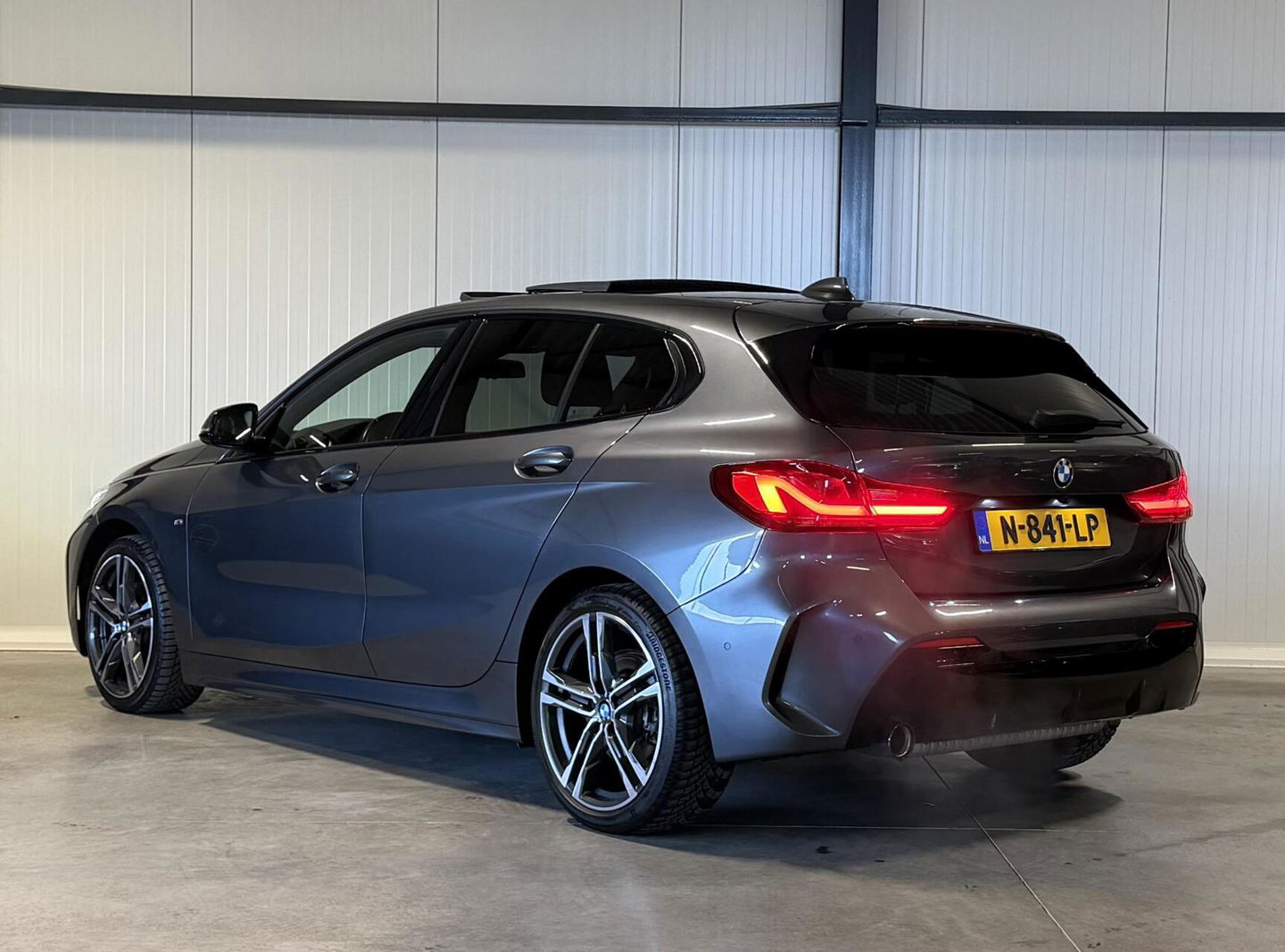 BMW 1 Serie 118i M-Sport Pano Camera Carplay High Executive