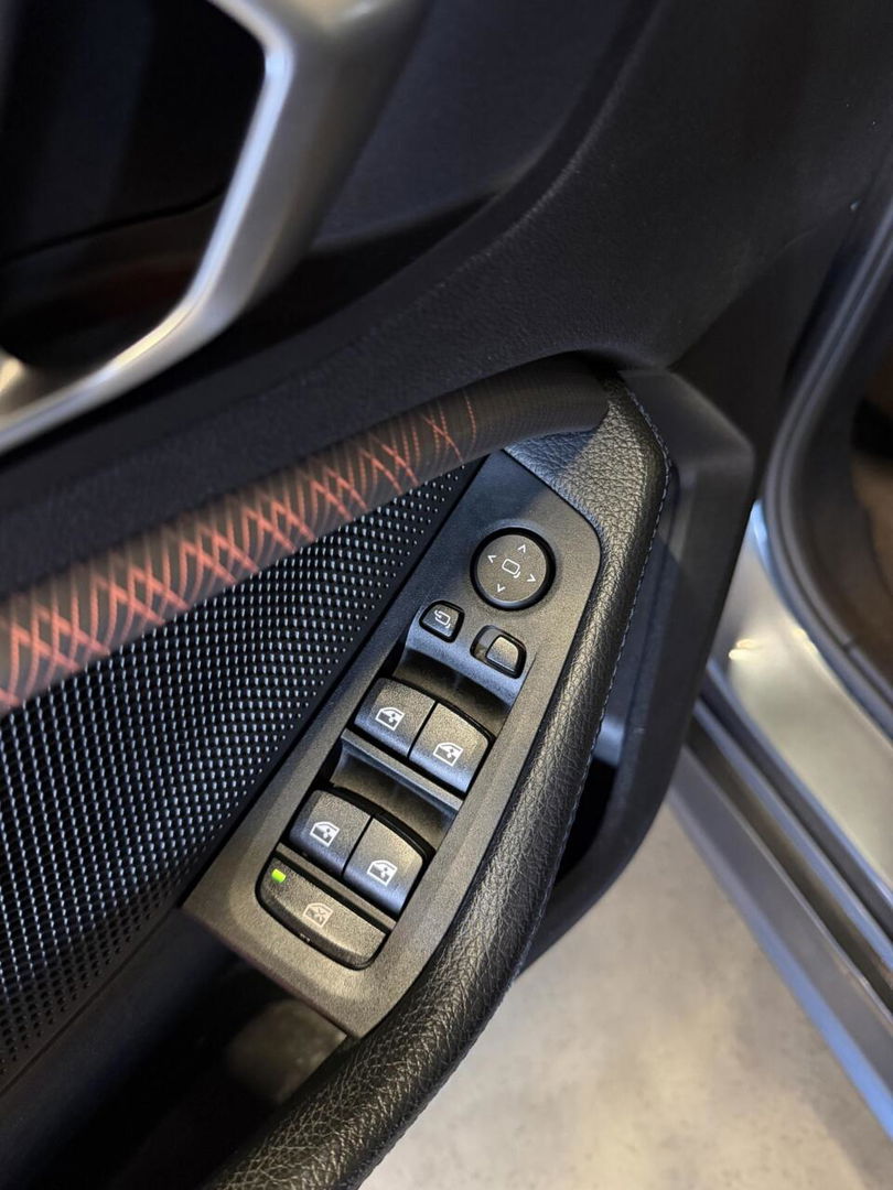 BMW 1 Serie 118i M-Sport Pano Camera Carplay High Executive