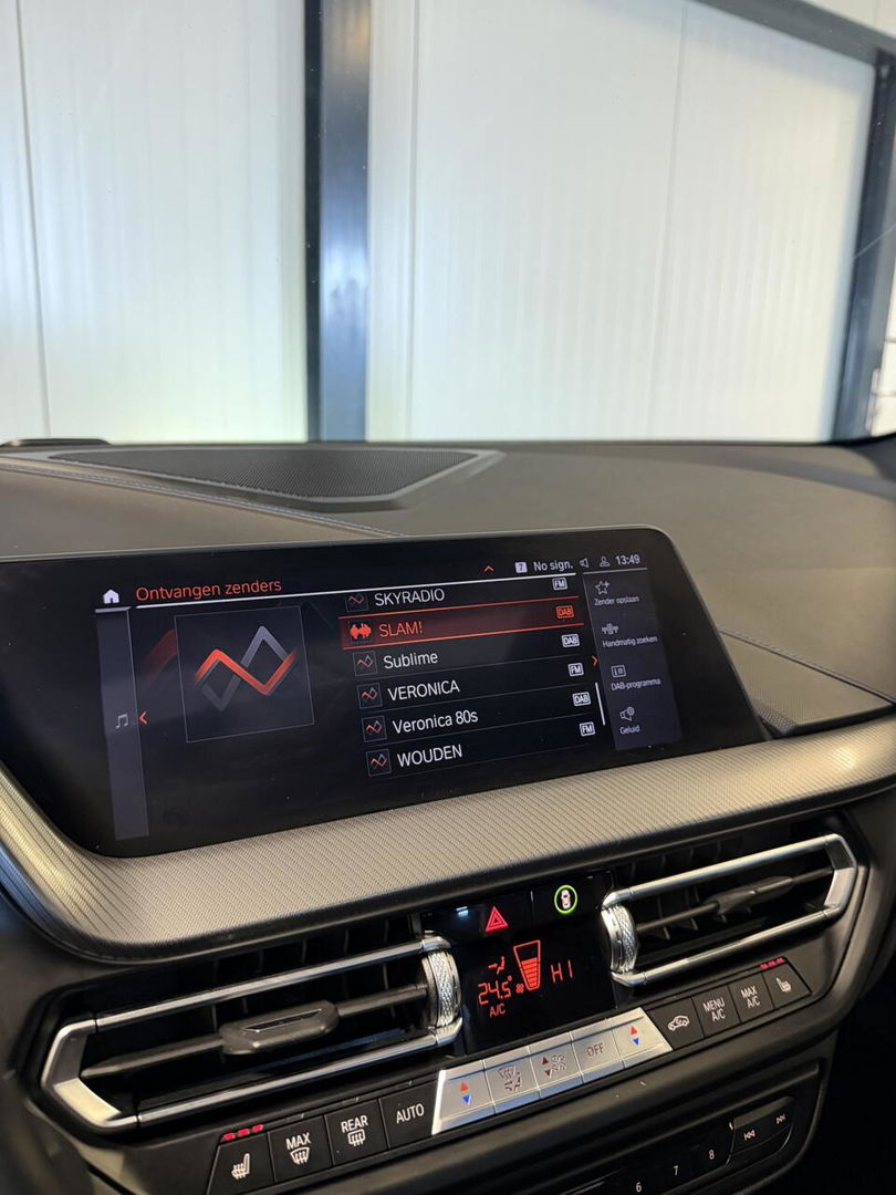 BMW 1 Serie 118i M-Sport Pano Camera Carplay High Executive