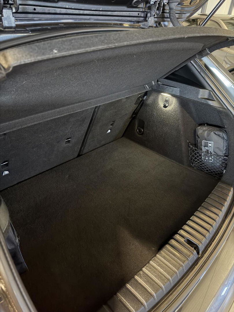 BMW 1 Serie 118i M-Sport Pano Camera Carplay High Executive