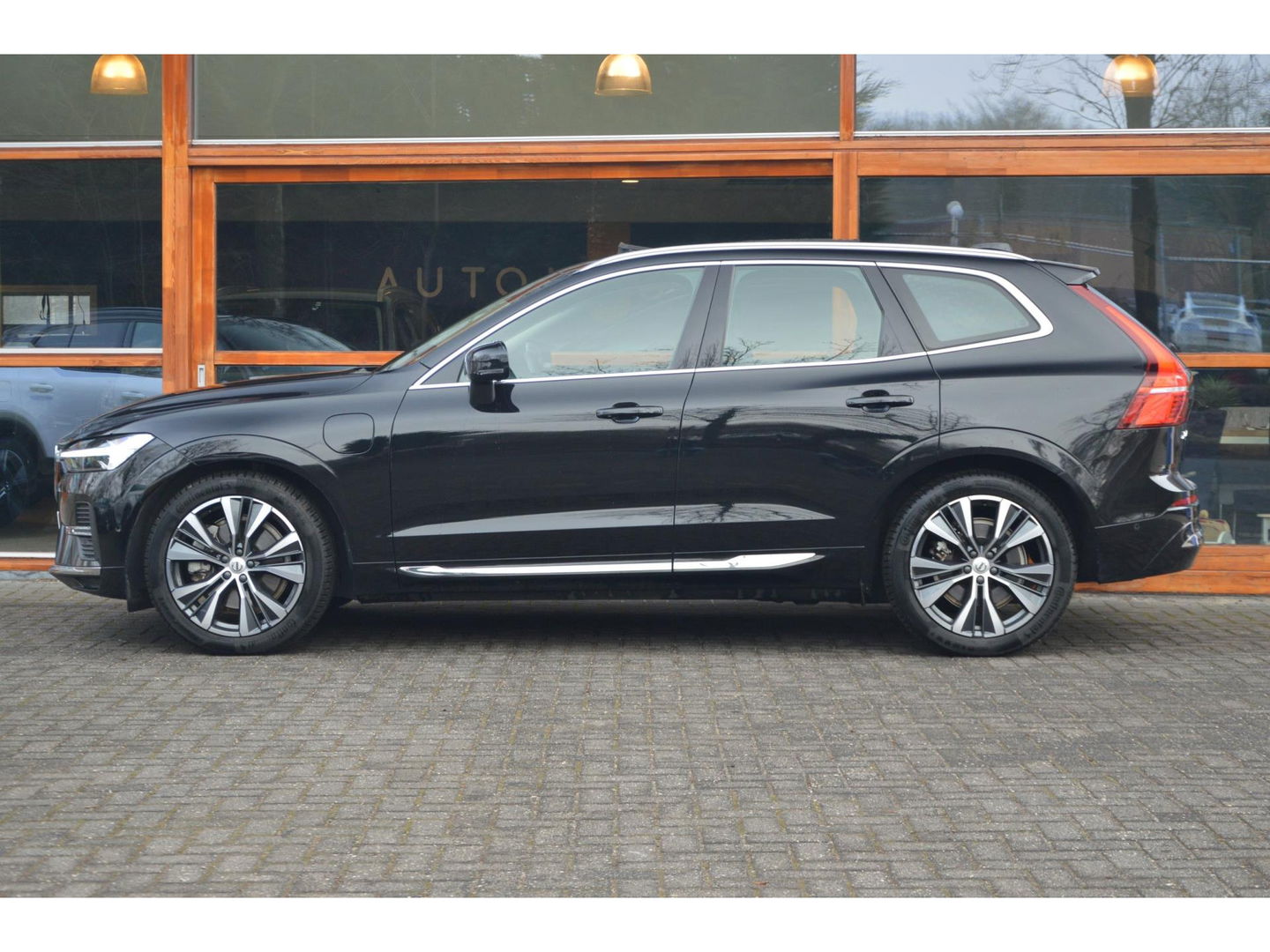 Volvo XC60 T6 Hybride LONG RANGE | Luchtvering | Massage | Stoelventilatie | Panoramadak | 360° Camera | Harman/Kardon |