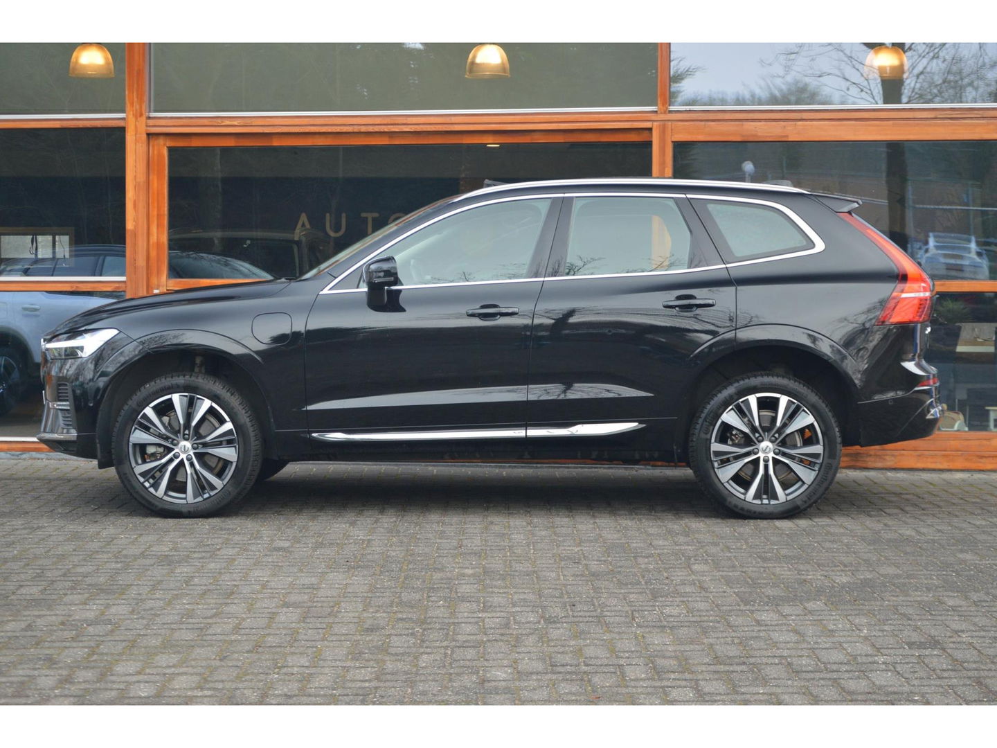 Volvo XC60 T6 Hybride LONG RANGE | Luchtvering | Massage | Stoelventilatie | Panoramadak | 360° Camera | Harman/Kardon |