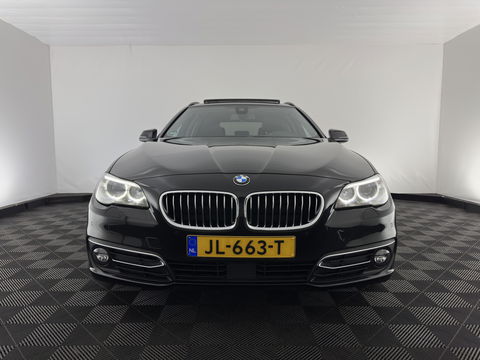 BMW 5 Serie Touring 525d High Executive Luxury-Line Aut.*PANO | LEATHER | BI-XENON | DIGI-COCKPIT | HARMAN/KARDON | MEMORY-PACK | HEATED-COMFORTSEATS | NAVI-FULLMAP | ECC | PRIVACYGLASS | CAMERA | LANEASSIST | PDC | TOWBAR | 18"ALU*