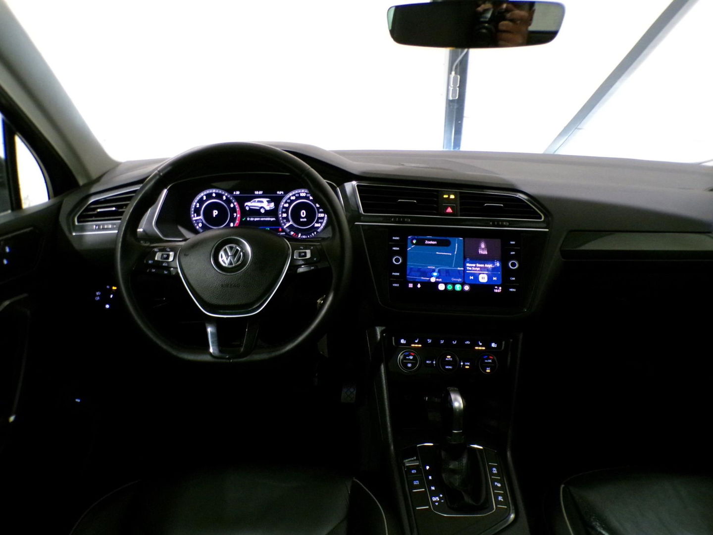 Volkswagen Tiguan 1.4 TSI ACT DSG Highline "Automaat" Panoramadak Apple-Carplay Xenon-LED Leer Virtual 360Camera Elektrische-klep