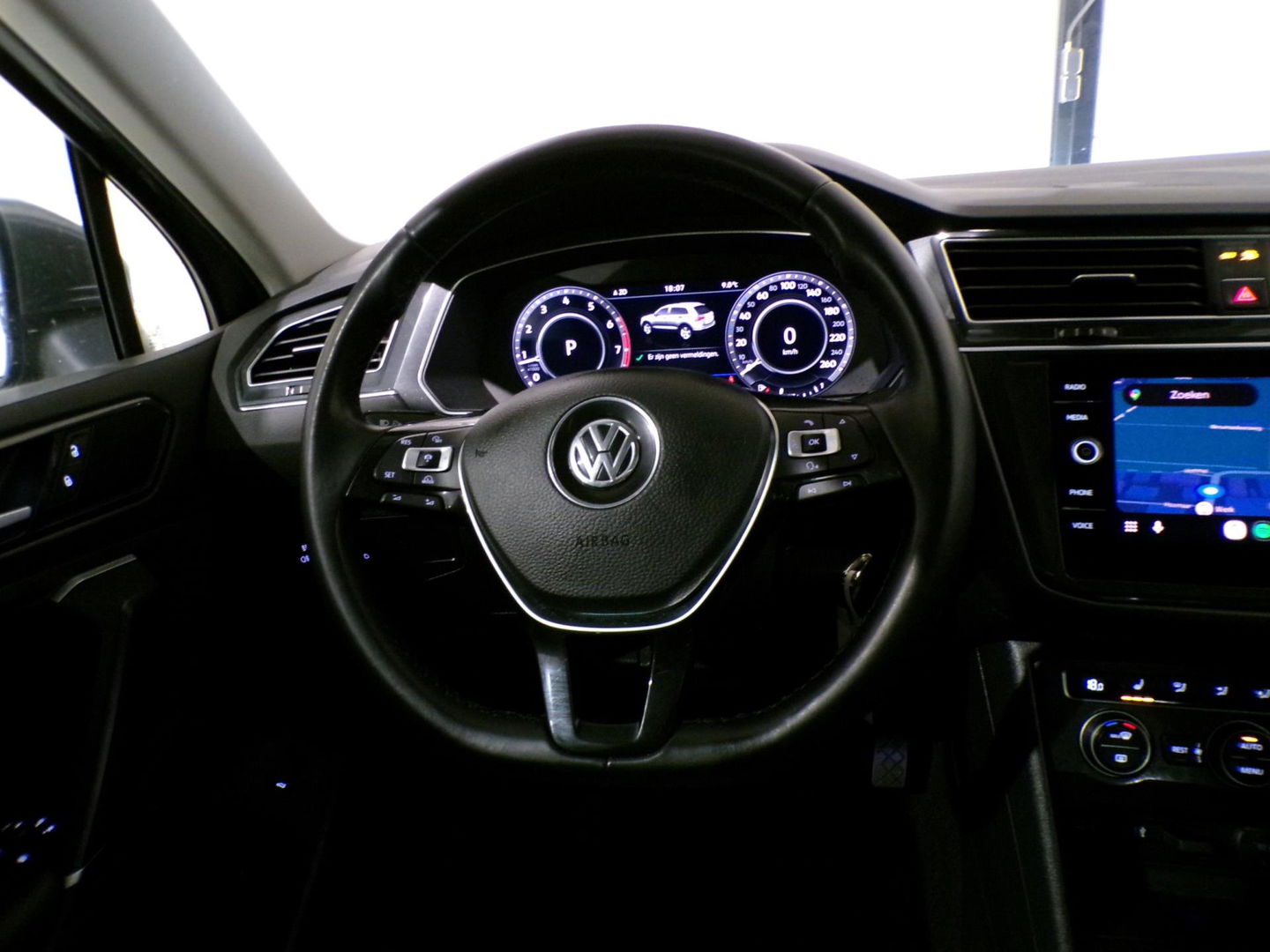 Volkswagen Tiguan 1.4 TSI ACT DSG Highline "Automaat" Panoramadak Apple-Carplay Xenon-LED Leer Virtual 360Camera Elektrische-klep