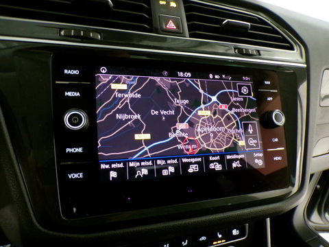 Volkswagen Tiguan 1.4 TSI ACT DSG Highline "Automaat" Panoramadak Apple-Carplay Xenon-LED Leer Virtual 360Camera Elektrische-klep