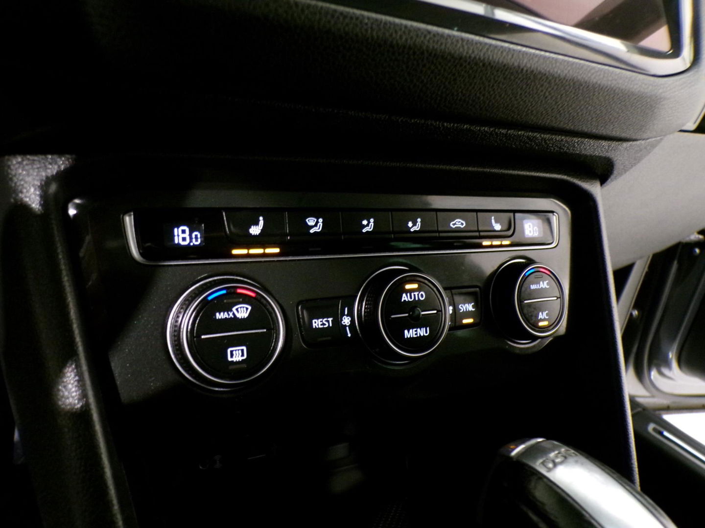 Volkswagen Tiguan 1.4 TSI ACT DSG Highline "Automaat" Panoramadak Apple-Carplay Xenon-LED Leer Virtual 360Camera Elektrische-klep