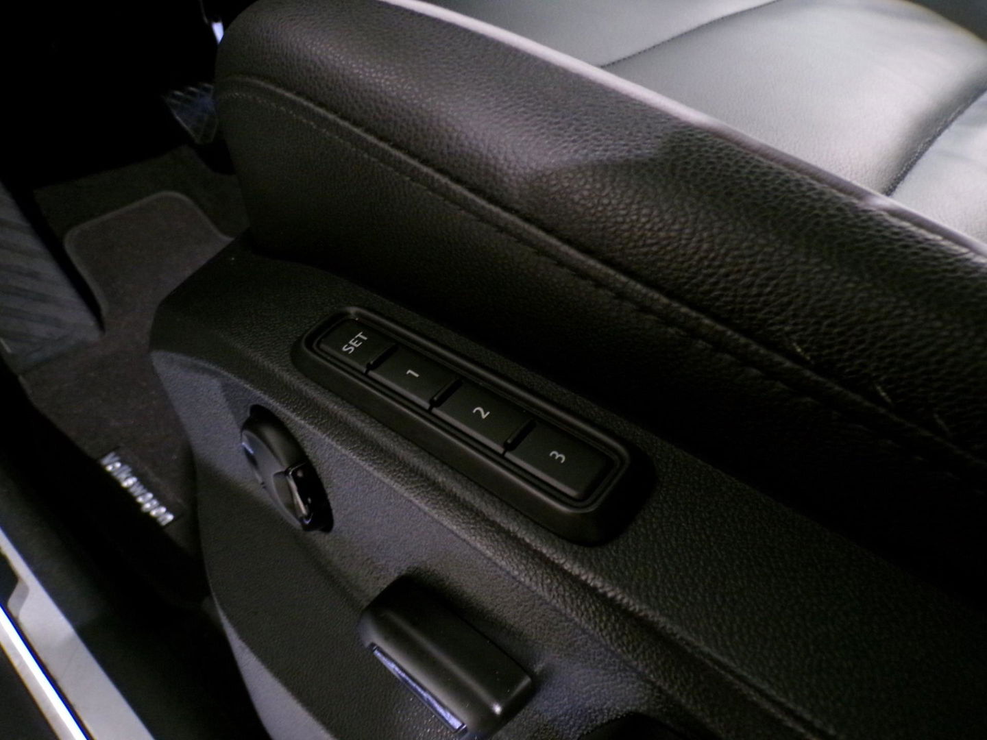 Volkswagen Tiguan 1.4 TSI ACT DSG Highline "Automaat" Panoramadak Apple-Carplay Xenon-LED Leer Virtual 360Camera Elektrische-klep