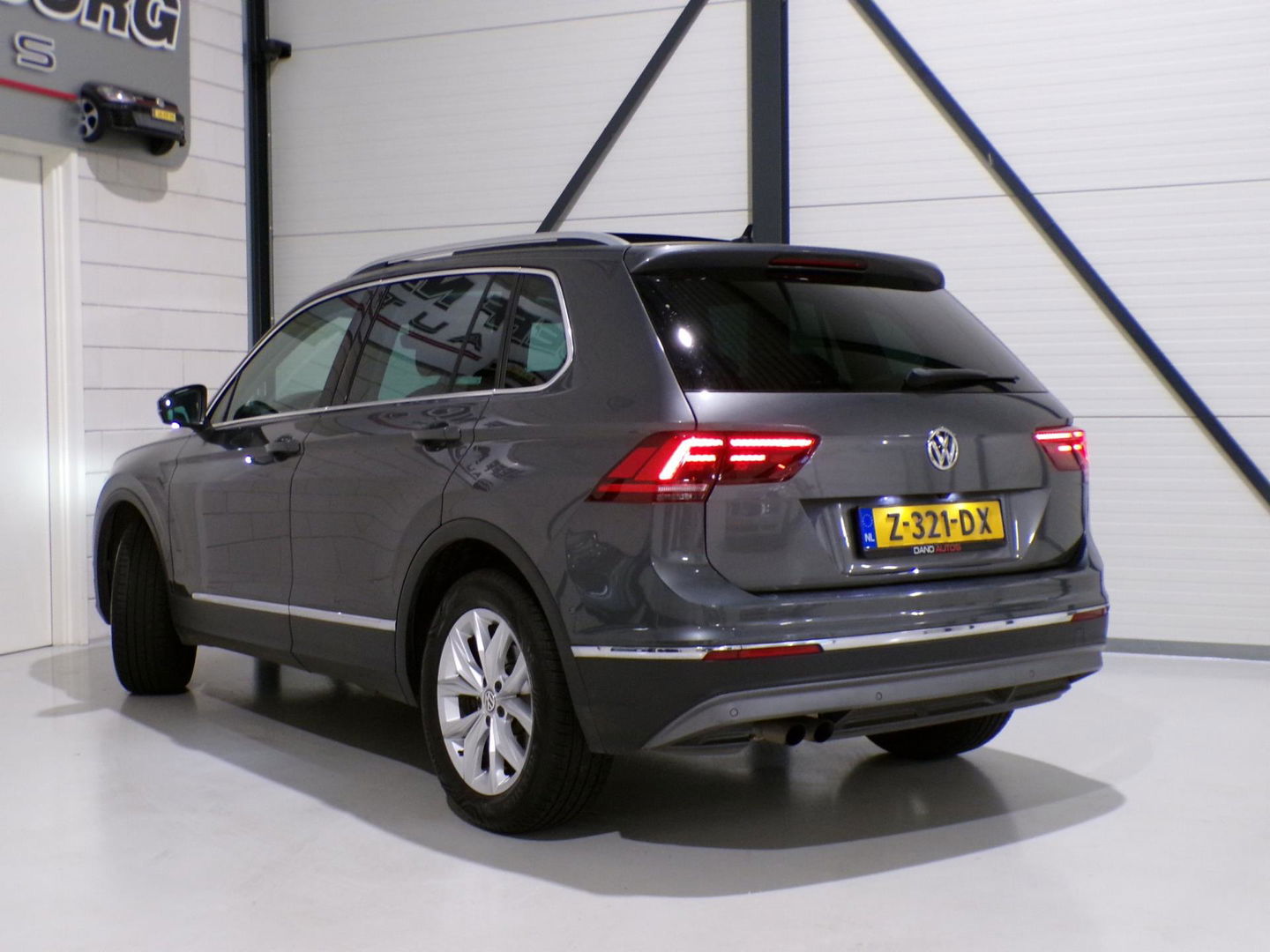 Volkswagen Tiguan 1.4 TSI ACT DSG Highline "Automaat" Panoramadak Apple-Carplay Xenon-LED Leer Virtual 360Camera Elektrische-klep