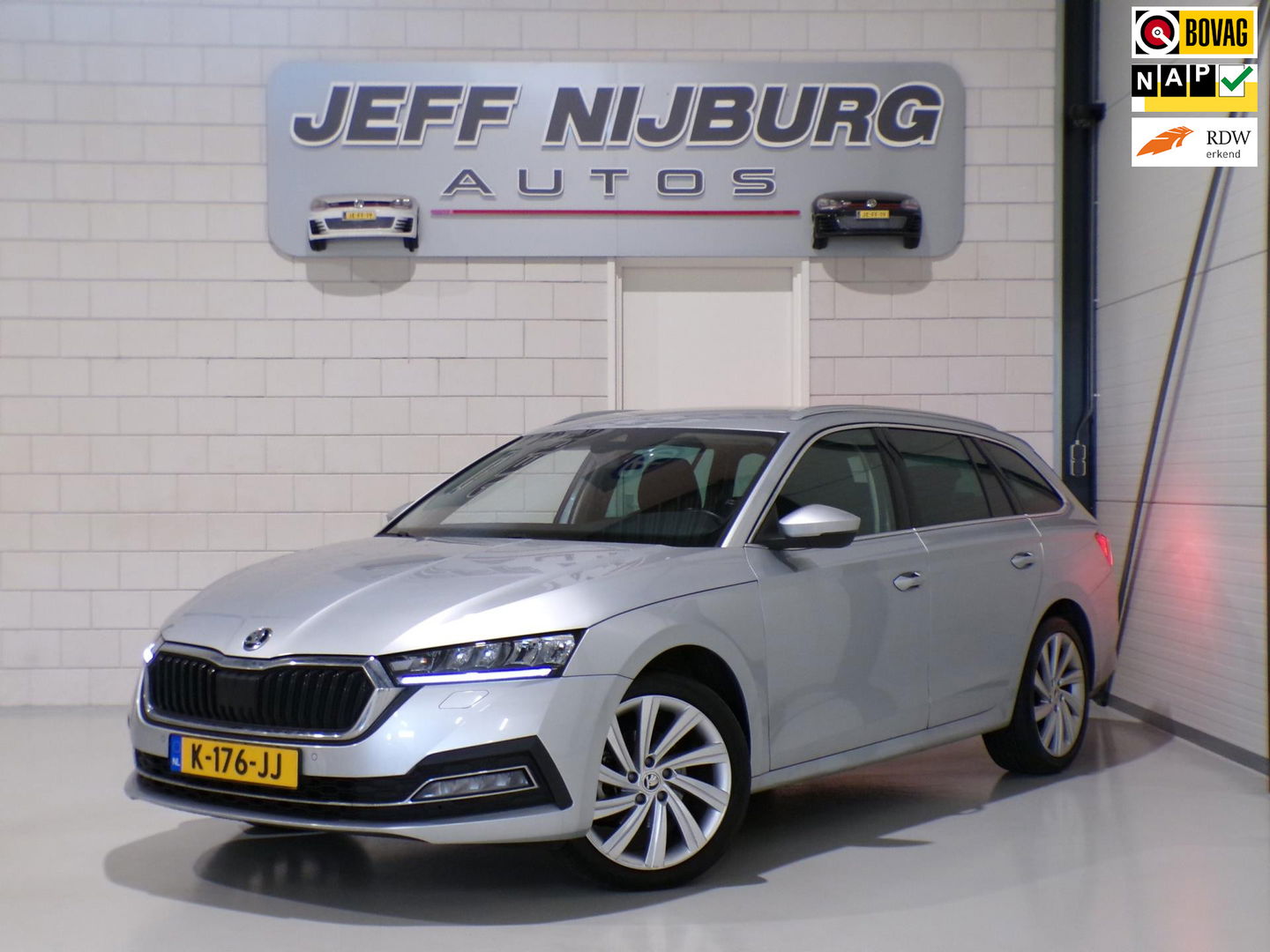 Škoda Octavia Combi 1.0 e-TSI Business Edition Plus "Origineel NL!" Automaat Full-LED Apple-carplay Stoelverwarming Virtual Keyles