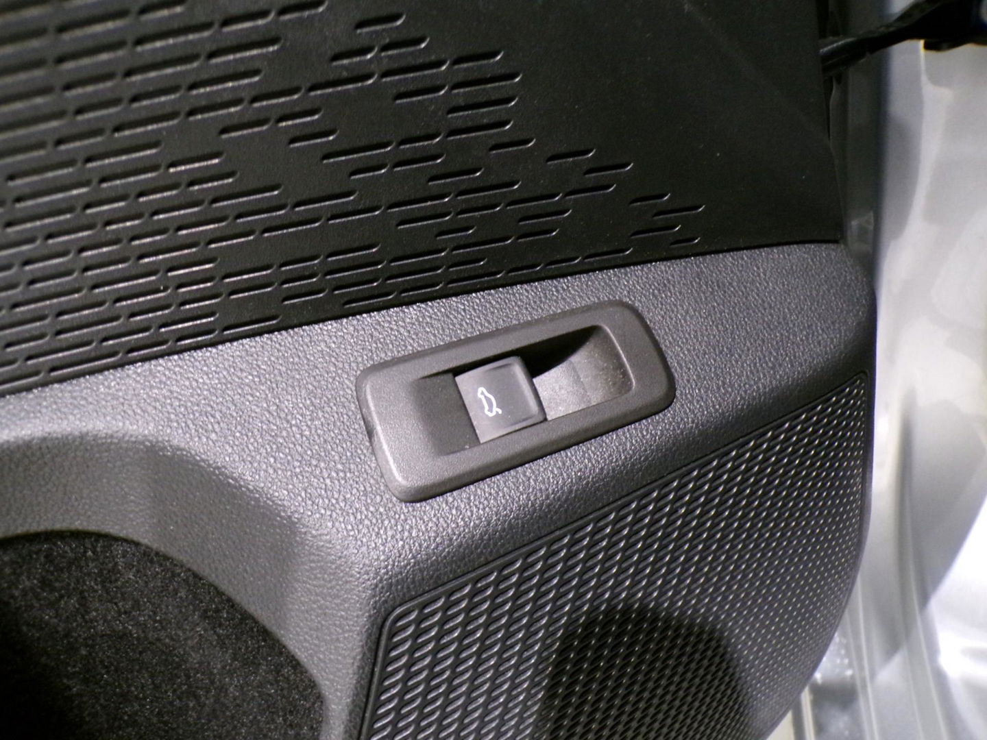 Škoda Octavia Combi 1.0 e-TSI Business Edition Plus "Origineel NL!" Automaat Full-LED Apple-carplay Stoelverwarming Virtual Keyles