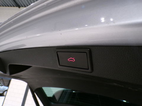 Škoda Octavia Combi 1.0 e-TSI Business Edition Plus "Origineel NL!" Automaat Full-LED Apple-carplay Stoelverwarming Virtual Keyles