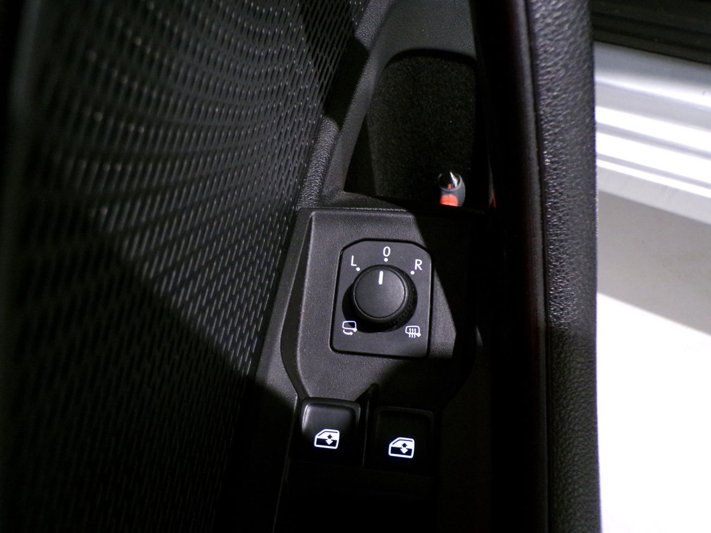 Škoda Octavia Combi 1.0 e-TSI Business Edition Plus "Origineel NL!" Automaat Full-LED Apple-carplay Stoelverwarming Virtual Keyles