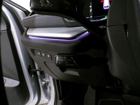 Škoda Octavia Combi 1.0 e-TSI Business Edition Plus "Origineel NL!" Automaat Full-LED Apple-carplay Stoelverwarming Virtual Keyles