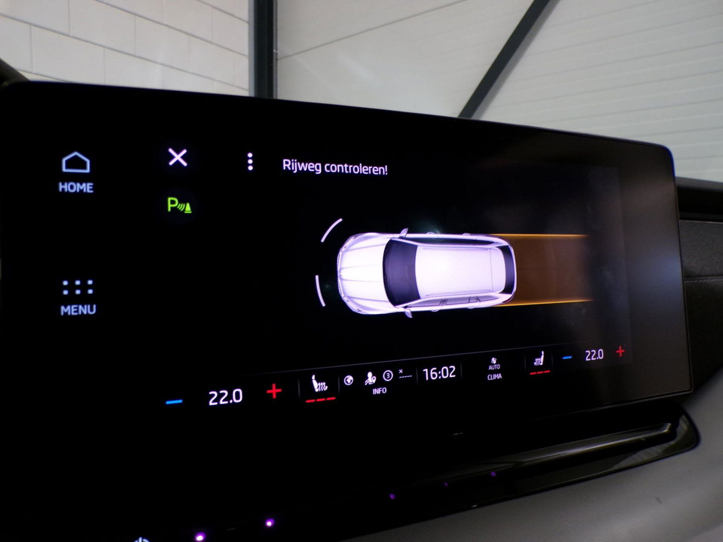Škoda Octavia Combi 1.0 e-TSI Business Edition Plus "Origineel NL!" Automaat Full-LED Apple-carplay Stoelverwarming Virtual Keyles