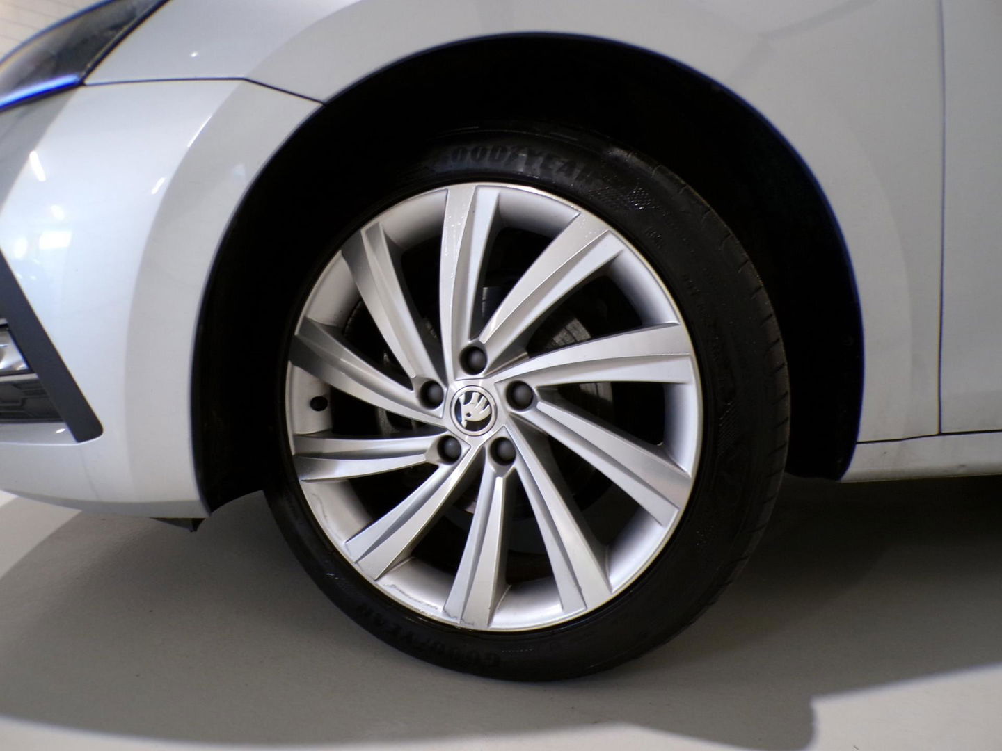 Škoda Octavia Combi 1.0 e-TSI Business Edition Plus "Origineel NL!" Automaat Full-LED Apple-carplay Stoelverwarming Virtual Keyles