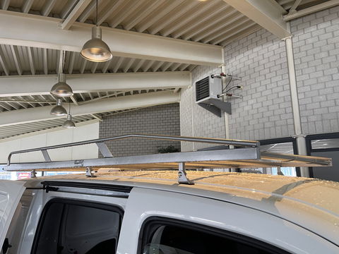 Peugeot Partner 1.5 BlueHDI Premium / vaste prijs rijklaar € 12.950 ex btw / euro 6 / bpm vrij / lease vanaf € 218 / airco / cruise / imperial / laadruimte ventilatie !