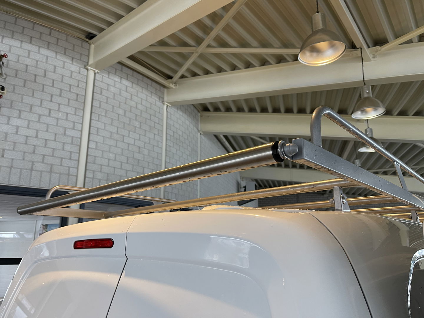 Peugeot Partner 1.5 BlueHDI Premium / vaste prijs rijklaar € 12.950 ex btw / euro 6 / bpm vrij / lease vanaf € 218 / airco / cruise / imperial / laadruimte ventilatie !