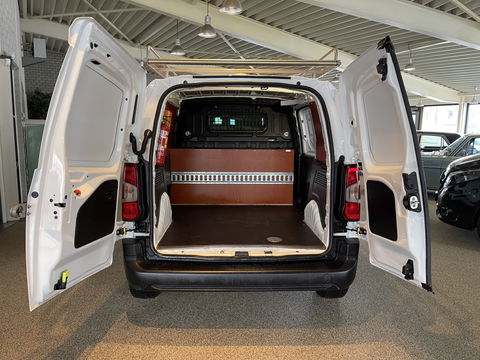 Peugeot Partner 1.5 BlueHDI Premium / vaste prijs rijklaar € 12.950 ex btw / euro 6 / bpm vrij / lease vanaf € 218 / airco / cruise / imperial / laadruimte ventilatie !