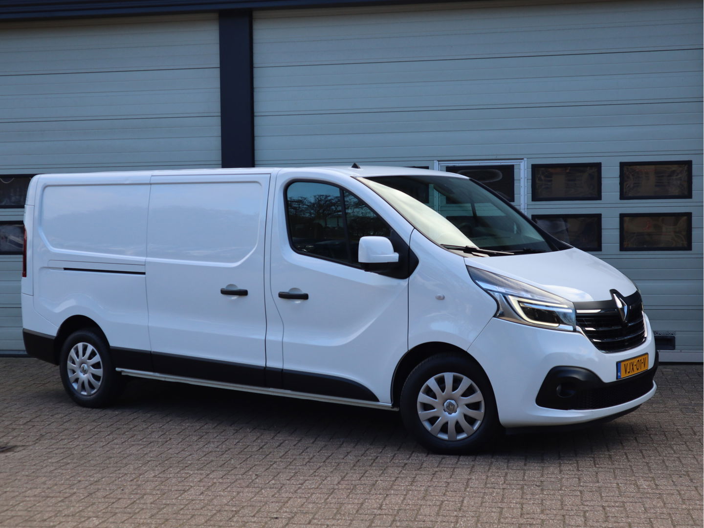 Renault Trafic 2.0 dCi 120pk Euro 6 L2 Lang - LED - Navi - Trekhaak