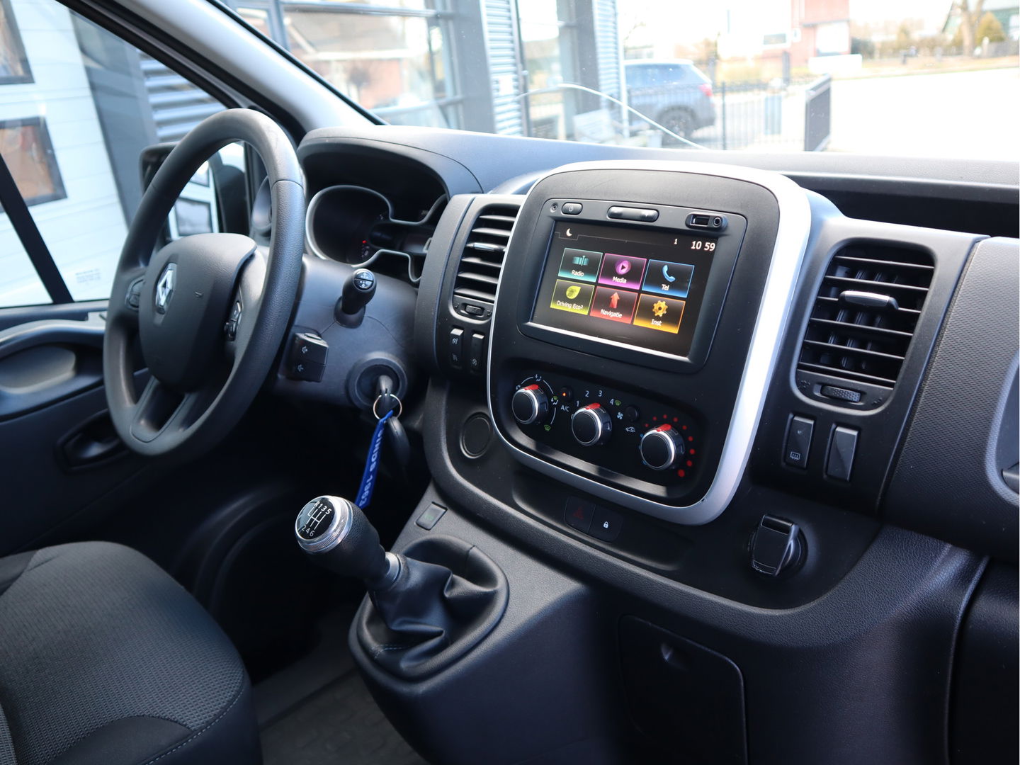 Renault Trafic 2.0 dCi 120pk Euro 6 L2 Lang - LED - Navi - Trekhaak