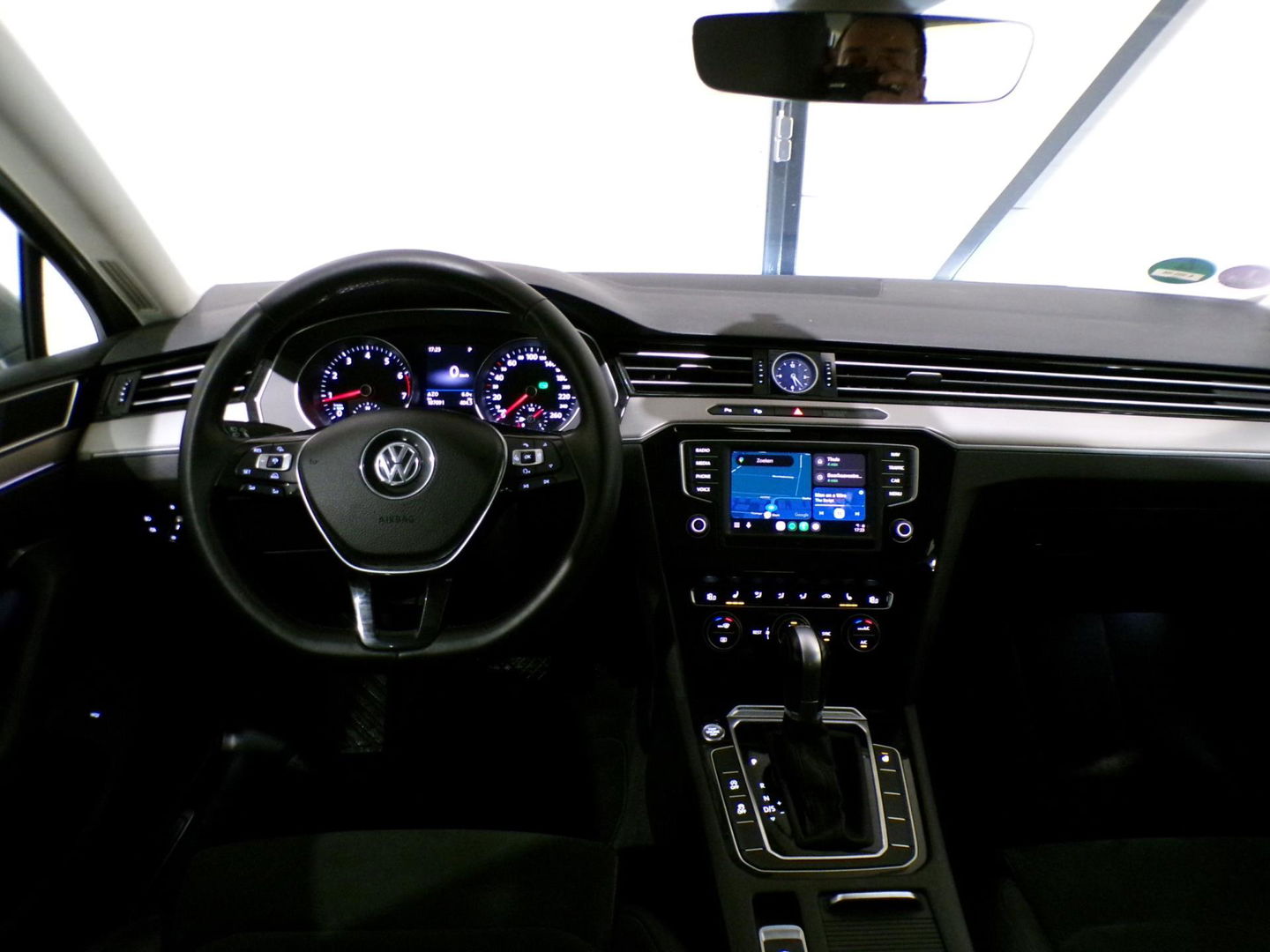 Volkswagen Passat Variant 1.8 TSI DSG Highline 180PK "Automaat" Apple-Carplay Full-LED Adaptive-cruise Keyless Stoelverwarming