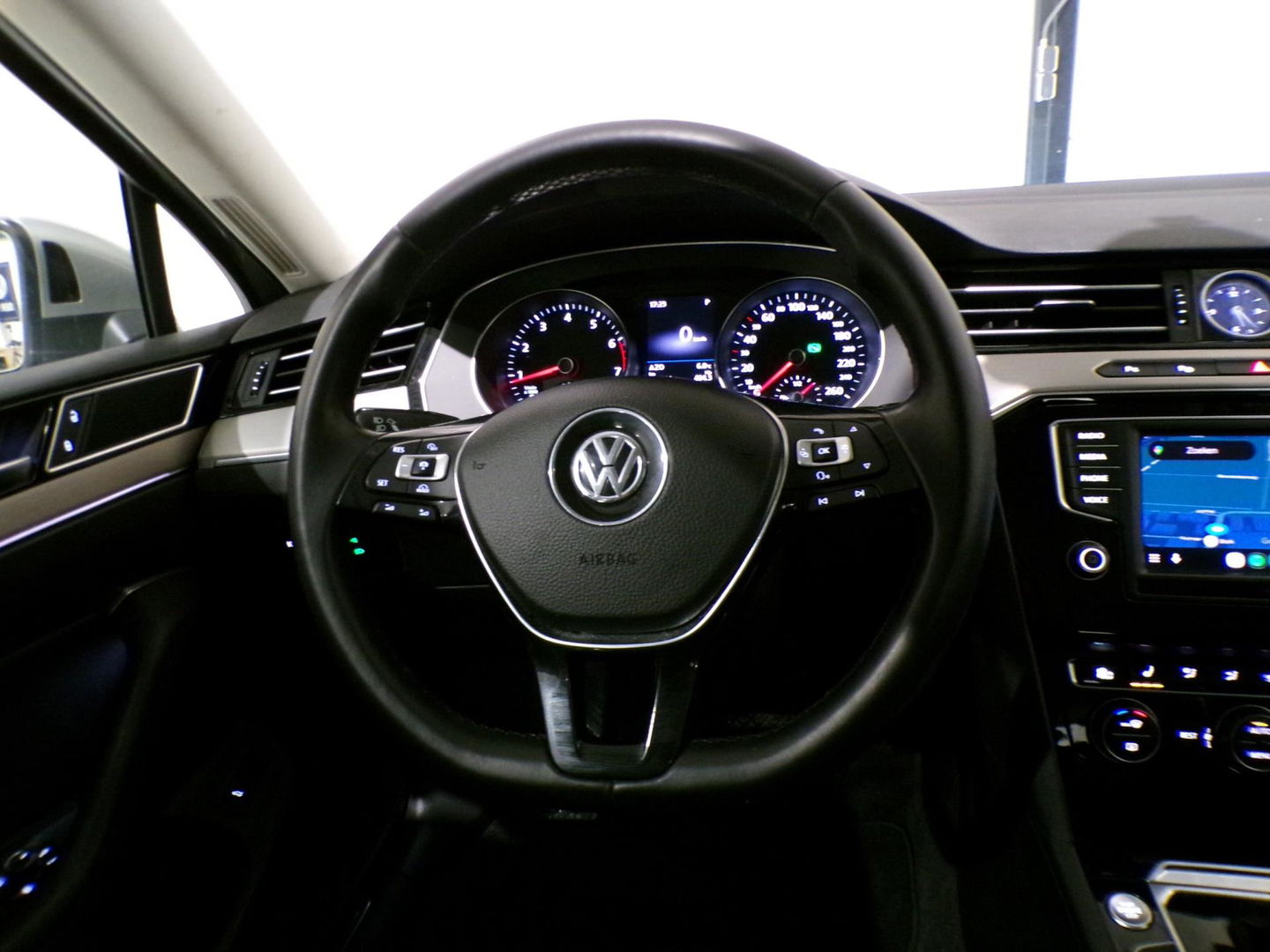 Volkswagen Passat Variant 1.8 TSI DSG Highline 180PK "Automaat" Apple-Carplay Full-LED Adaptive-cruise Keyless Stoelverwarming