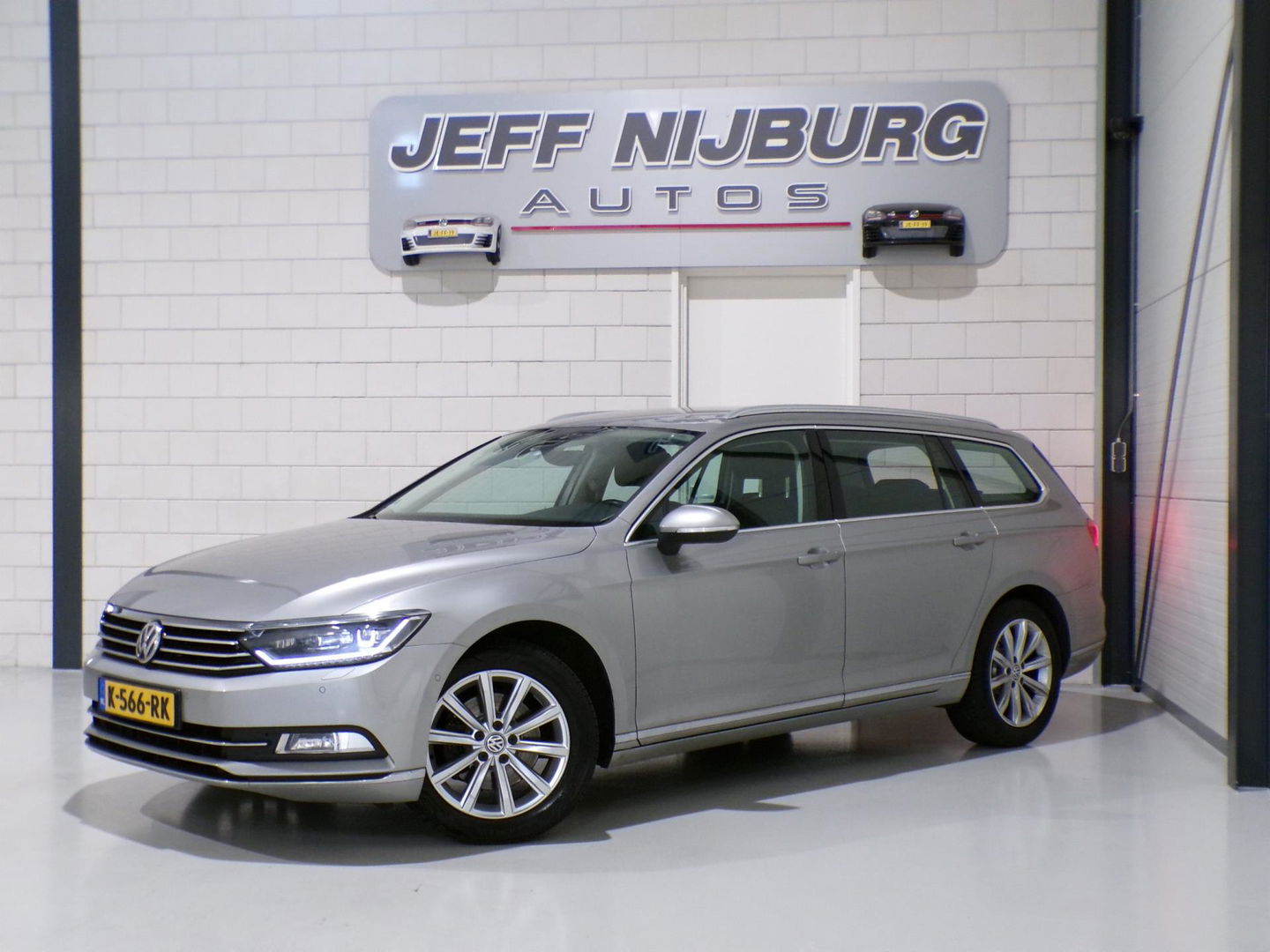 Volkswagen Passat Variant 1.8 TSI DSG Highline 180PK "Automaat" Apple-Carplay Full-LED Adaptive-cruise Keyless Stoelverwarming