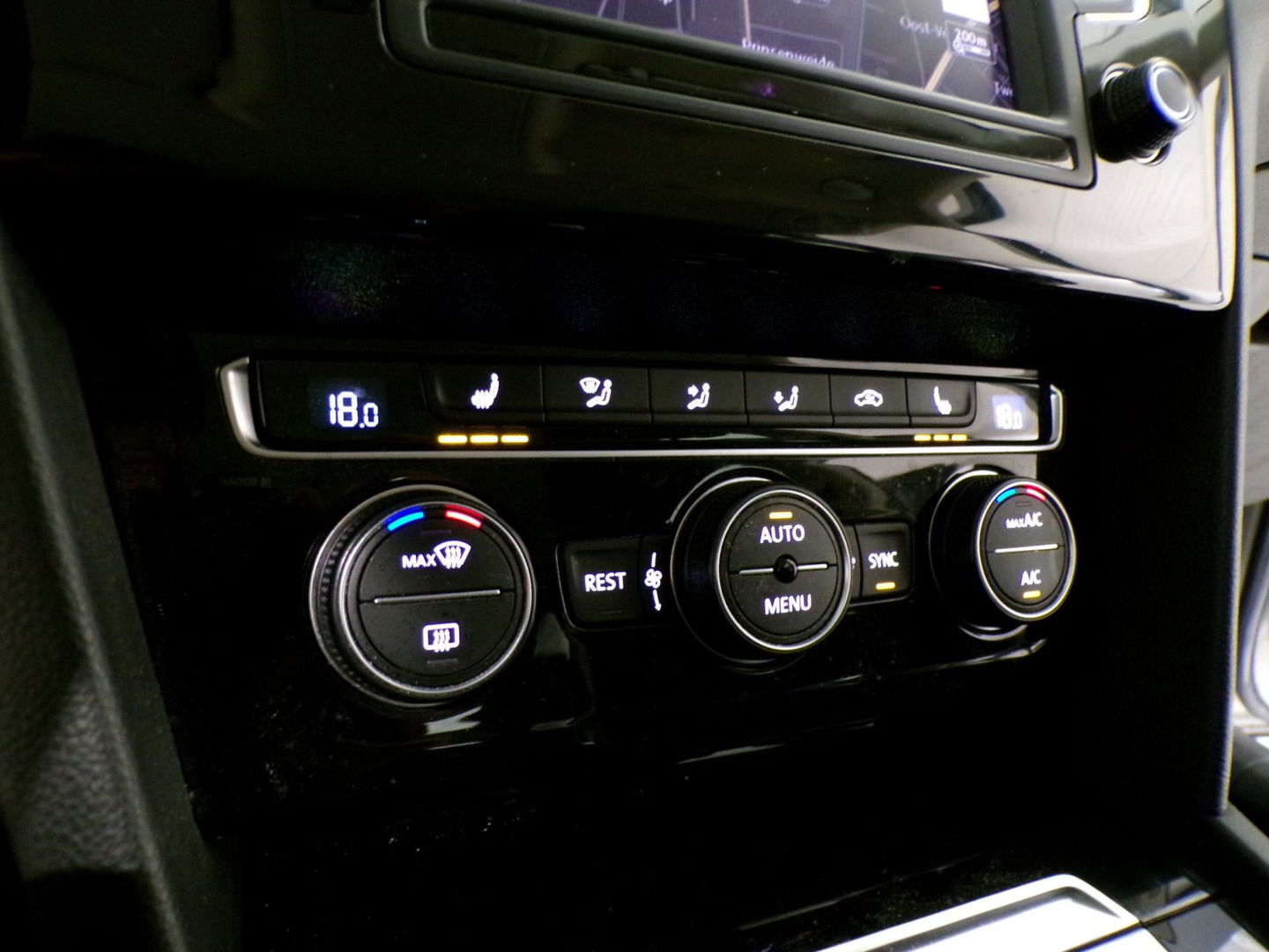 Volkswagen Passat Variant 1.8 TSI DSG Highline 180PK "Automaat" Apple-Carplay Full-LED Adaptive-cruise Keyless Stoelverwarming