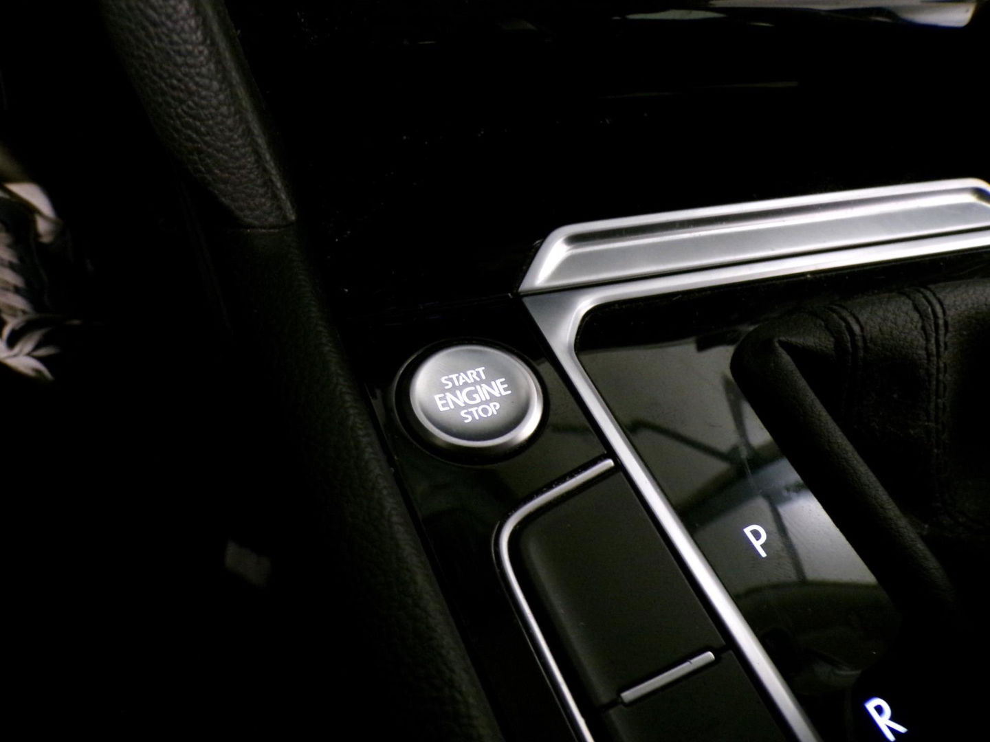 Volkswagen Passat Variant 1.8 TSI DSG Highline 180PK "Automaat" Apple-Carplay Full-LED Adaptive-cruise Keyless Stoelverwarming