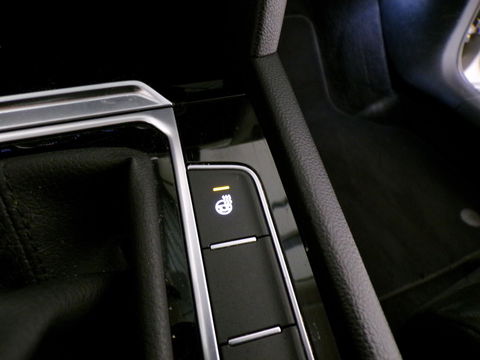 Volkswagen Passat Variant 1.8 TSI DSG Highline 180PK "Automaat" Apple-Carplay Full-LED Adaptive-cruise Keyless Stoelverwarming