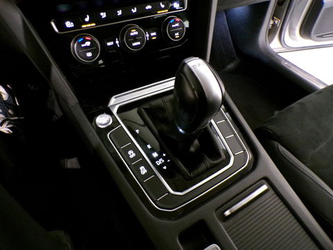 Volkswagen Passat Variant 1.8 TSI DSG Highline 180PK "Automaat" Apple-Carplay Full-LED Adaptive-cruise Keyless Stoelverwarming