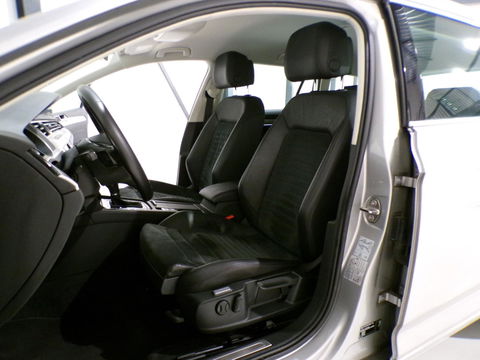 Volkswagen Passat Variant 1.8 TSI DSG Highline 180PK "Automaat" Apple-Carplay Full-LED Adaptive-cruise Keyless Stoelverwarming